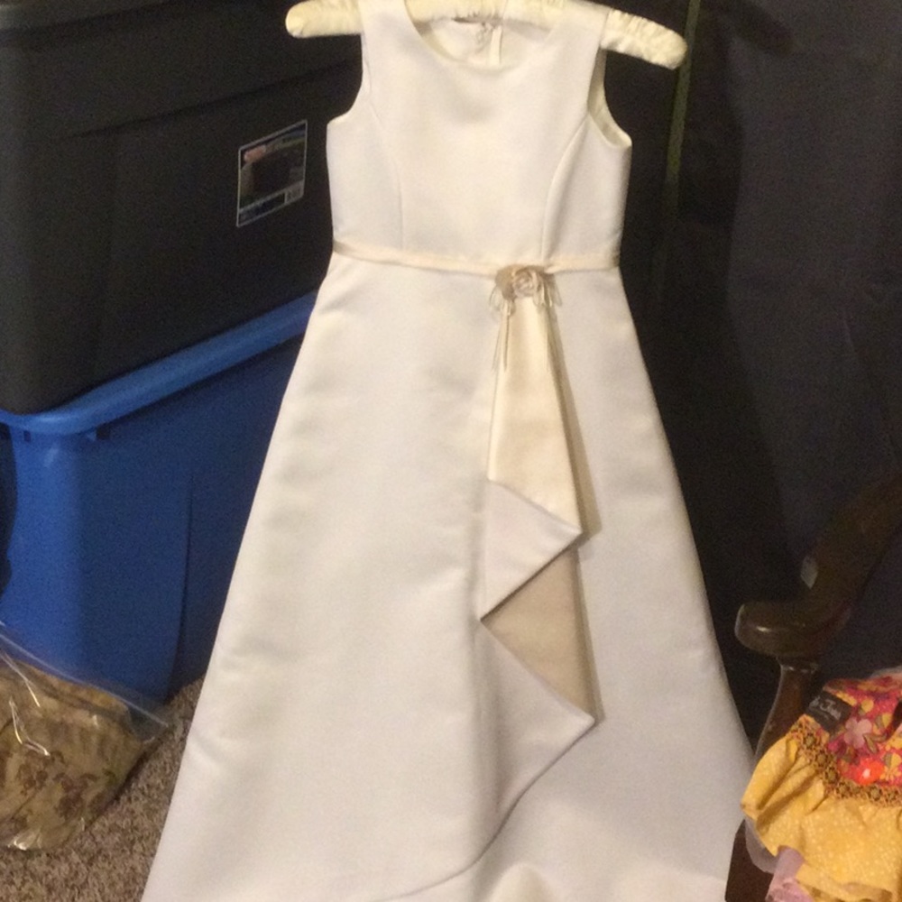 David’s bridal girls dress Sz 7
